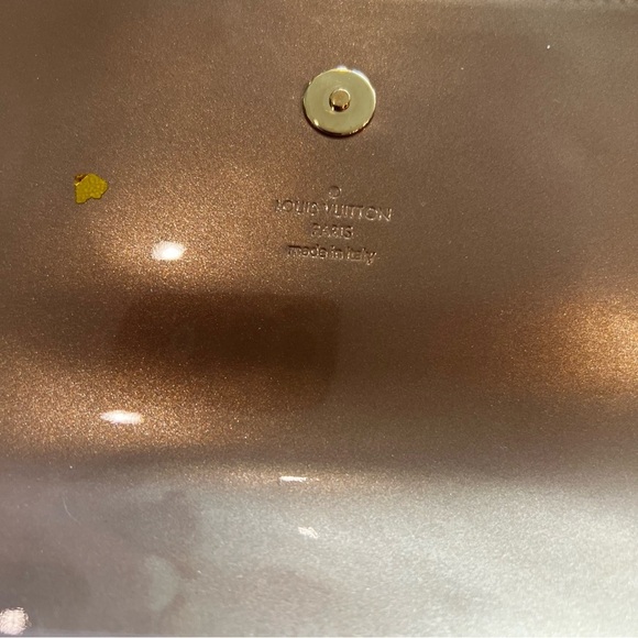 Louis Vuitton Patent Sobe Clutch Gold - Picture 5 of 14